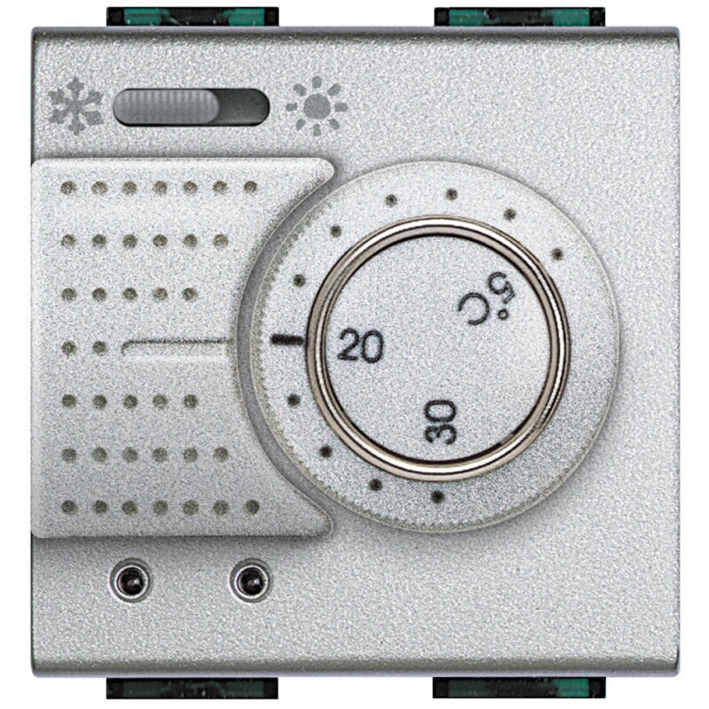 Электронный комнатный термостат со встроенным переключателем режимов «лето/зима», релейный выход с контактом C-NO, 2 А, 250 В~, питание 230 В~, с датчиком теплого пола, 2 модуля. Цвет Алюминий. Bticino LIVINGLIGHT. NT4442+3457