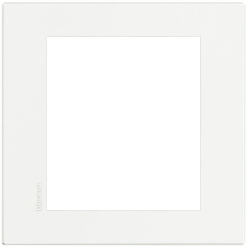 Рамка 1 пост AIR, прямоугольная форма. МОНОХРОМ. Цвет AXOLUTE Белый. Итальянский стандарт, 3+3 модуля. Bticino AXOLUTE. HW4826HDN