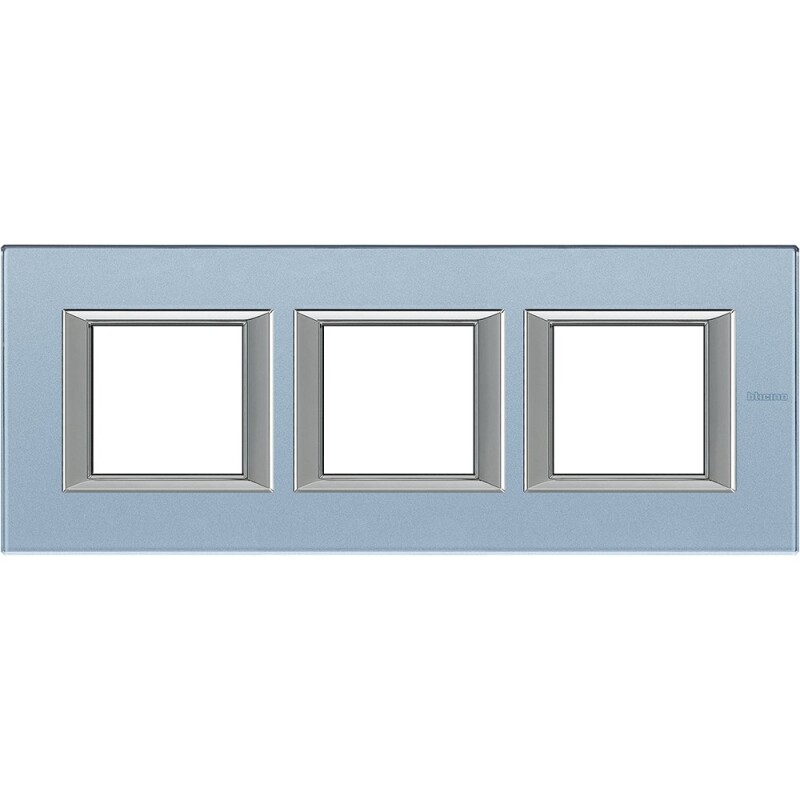 Рамка 3 поста, прямоугольная форма. СТЕКЛО. Цвет Голубое стекло. Немецкий стандарт, пост 2 модуля, горизонтальный монтаж. Bticino AXOLUTE. HA4802M3HVZS
